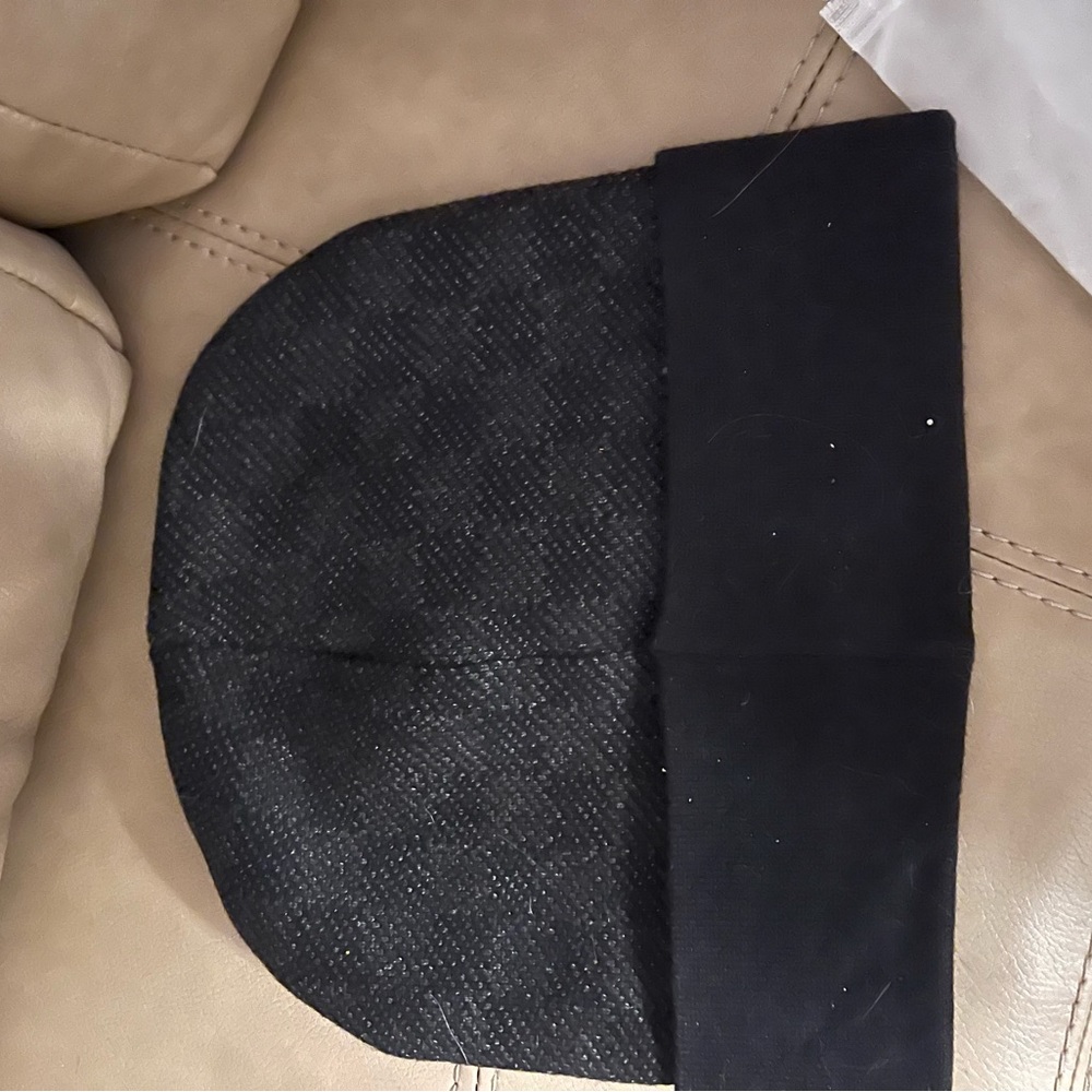 Louis Vuitton Black Knit Hat with Iconic Logo - Picture 2 of 3